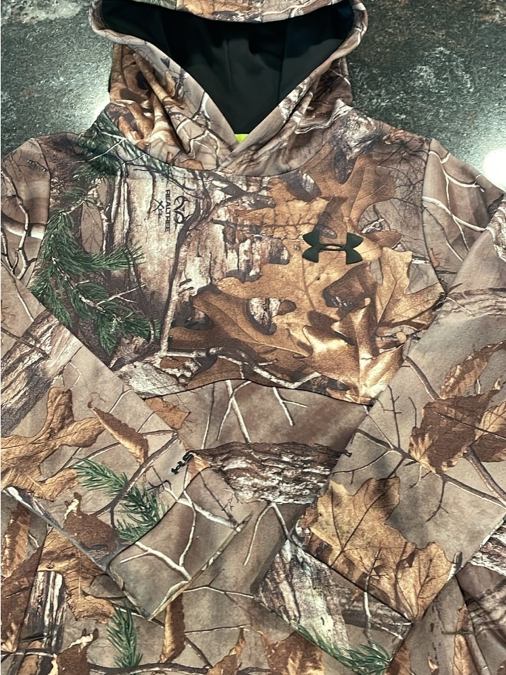 Under Armour Black Hooded Pullover with camouflage realtree material